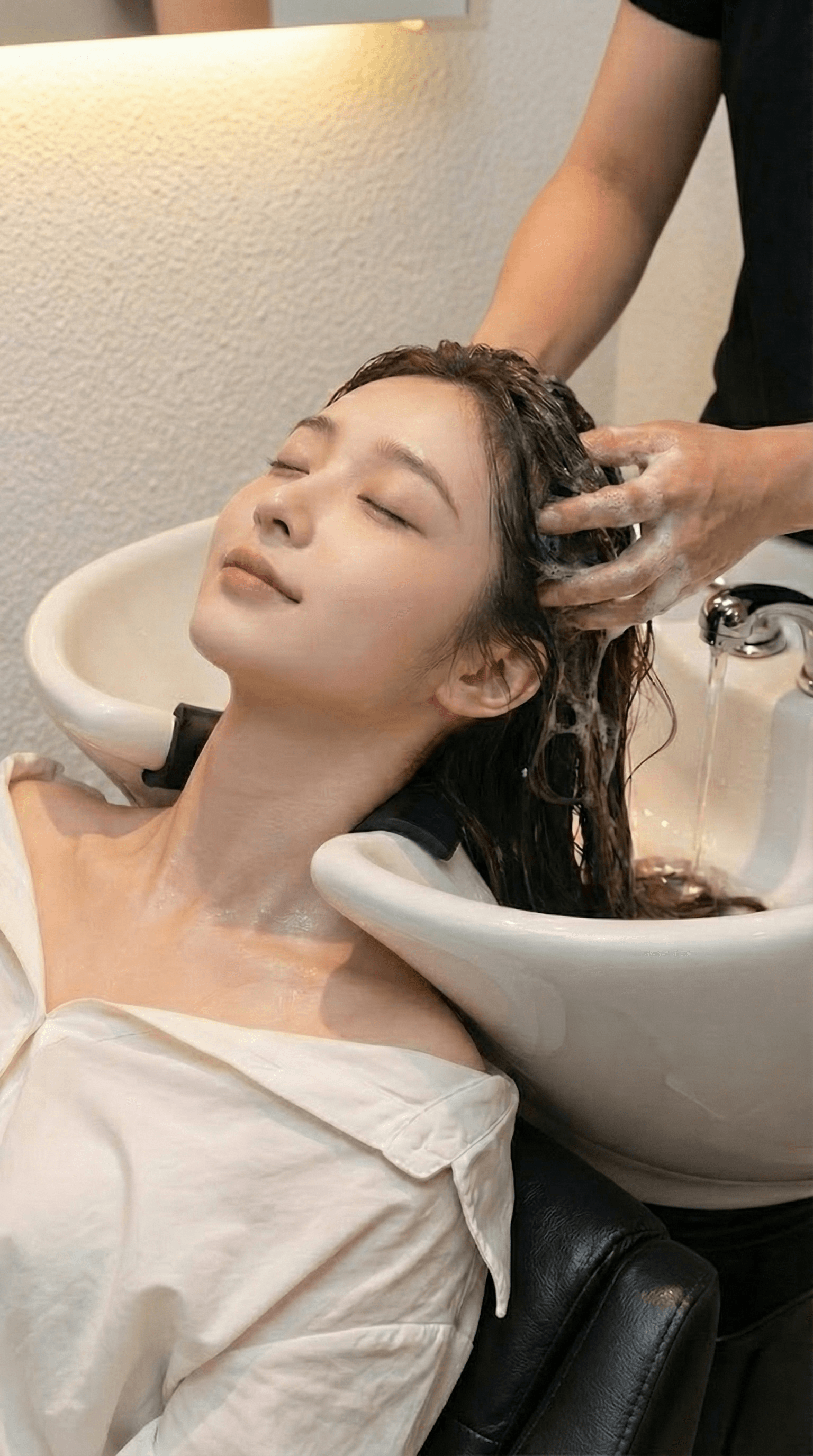 Treatment: relaxing scalp wash and spa chair