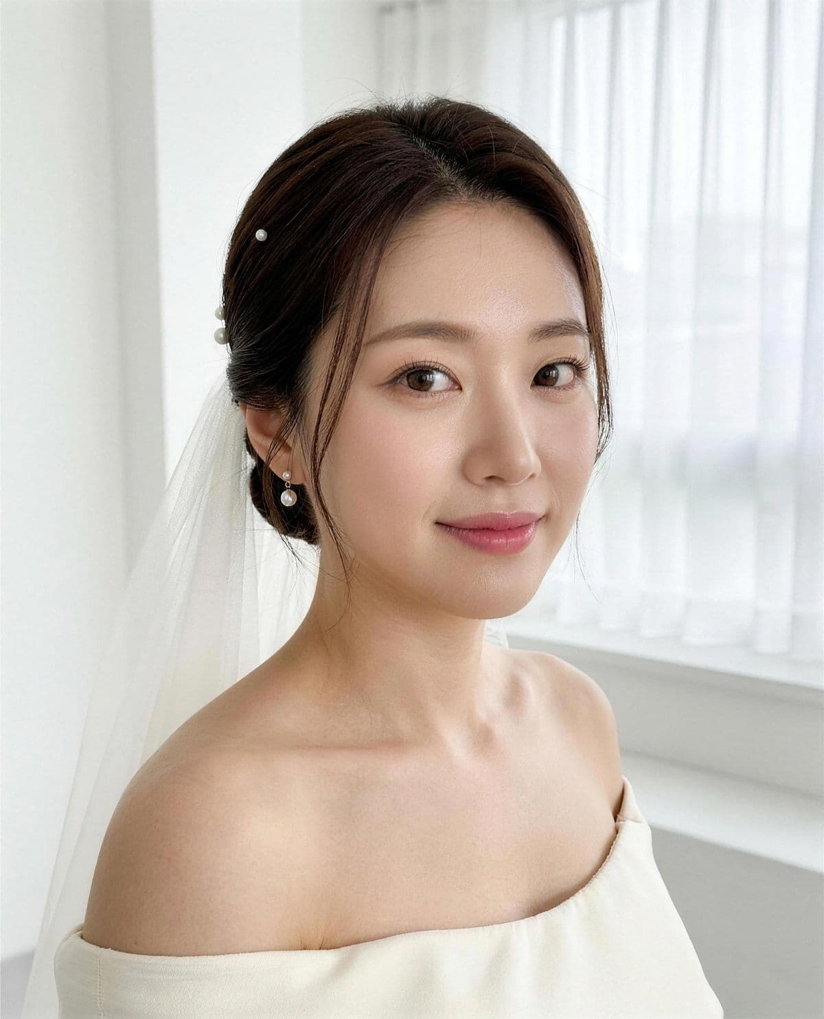 베일과 로우번 업스타일, 한국식 브라이덜 메이크업 — 미인 오차드