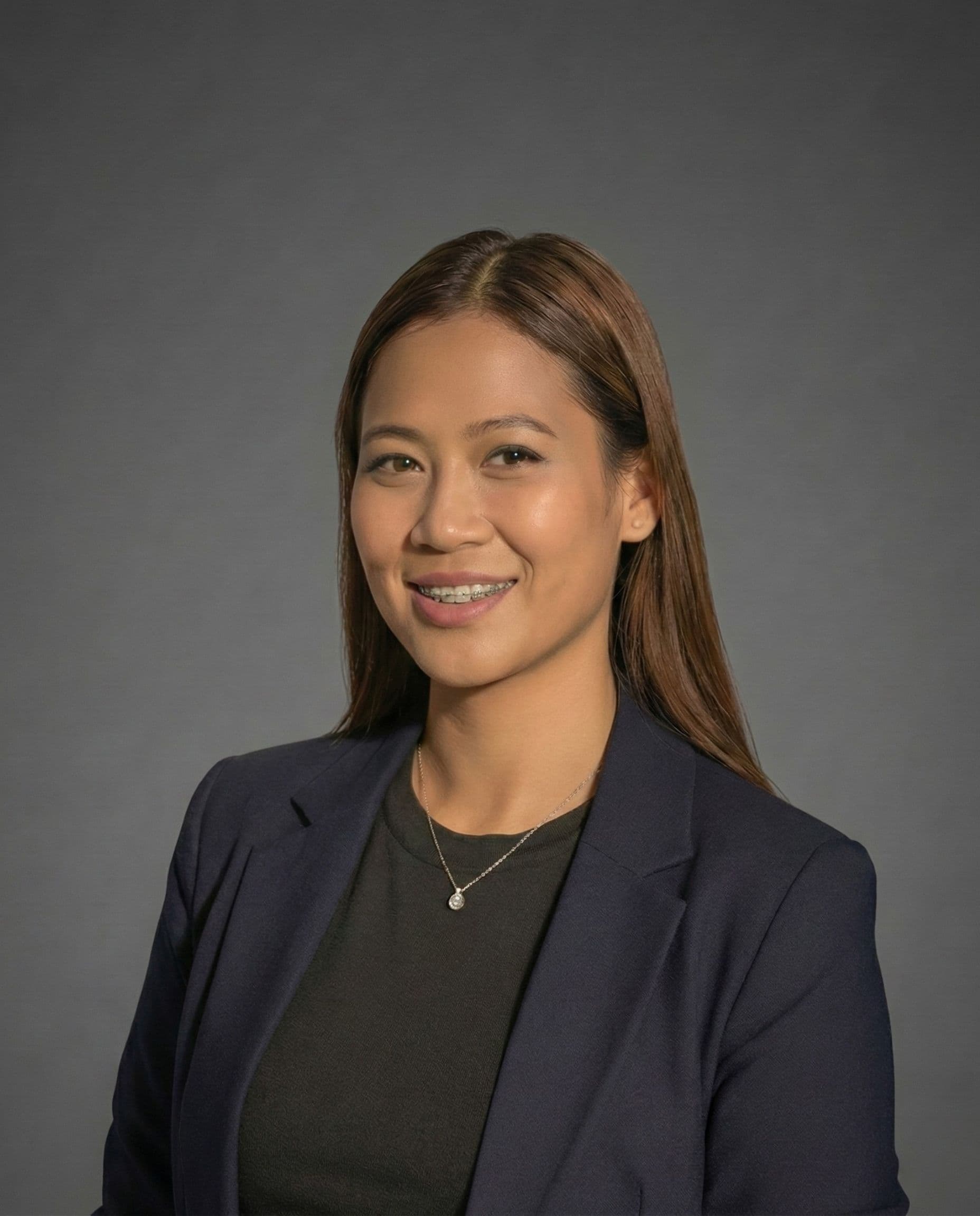 Naomi, Senior Stylist at Miin Jakarta specializing in highlights and perms